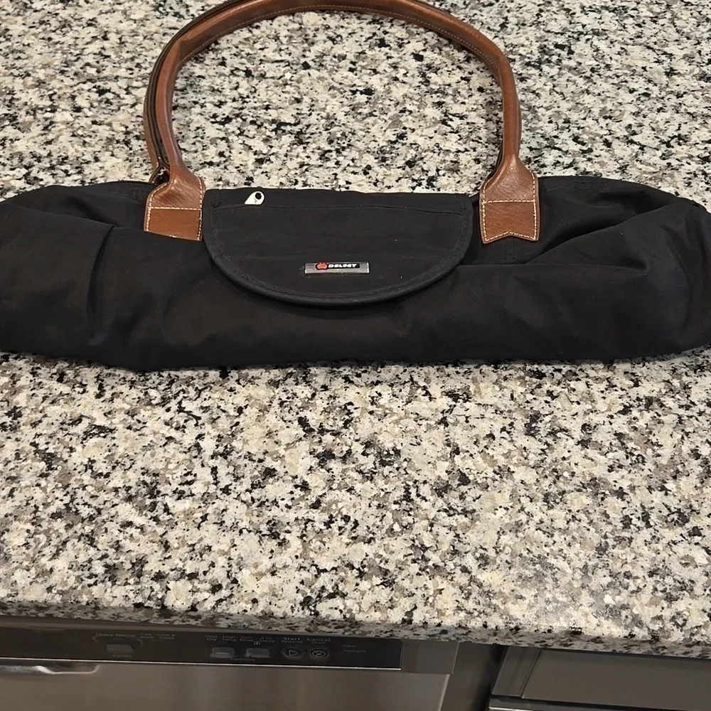 DELSEY ON THE GO SHOULDER BAG. FOLDABLE. BLACK.